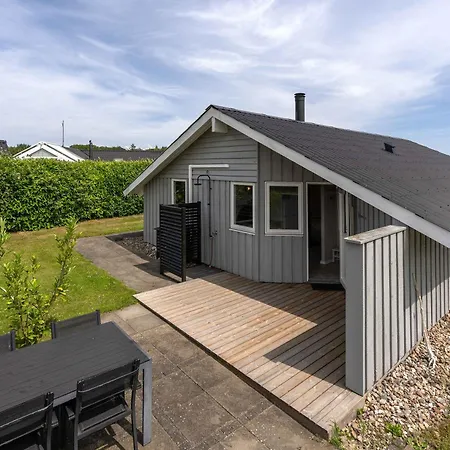 Sea View, Sauna, And Access Holiday home *